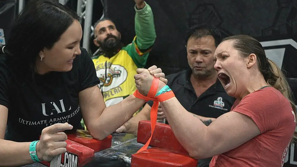 Women Arm Wrestling